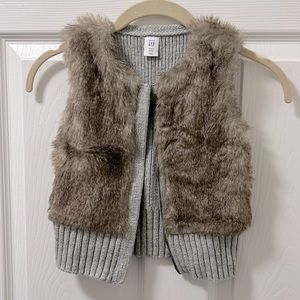 Baby Gap Toddler Size 2 Years Zip Front Sweater Vest Heather Gray Faux Fur Front